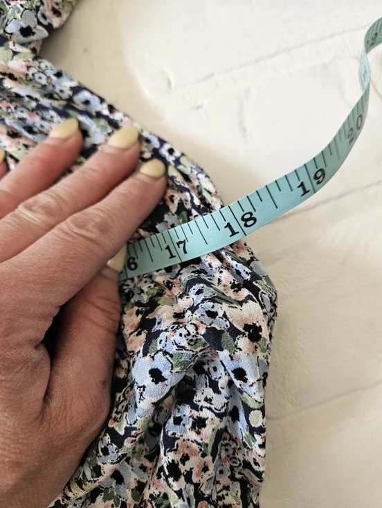 3/4 Sleeve Floral dress - Picture 9 of 12